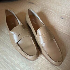 Bass Women's Tan Leather Penny Loafers